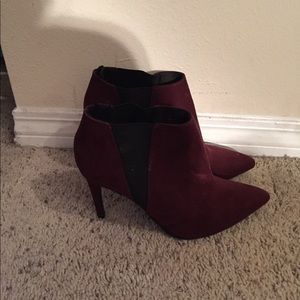 Cute maroon boots size 8.5
